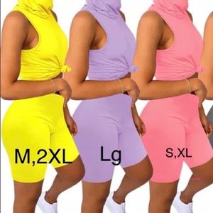 💖Cute Ladies 2pc outfit w attached mask💖- Only Pink Left